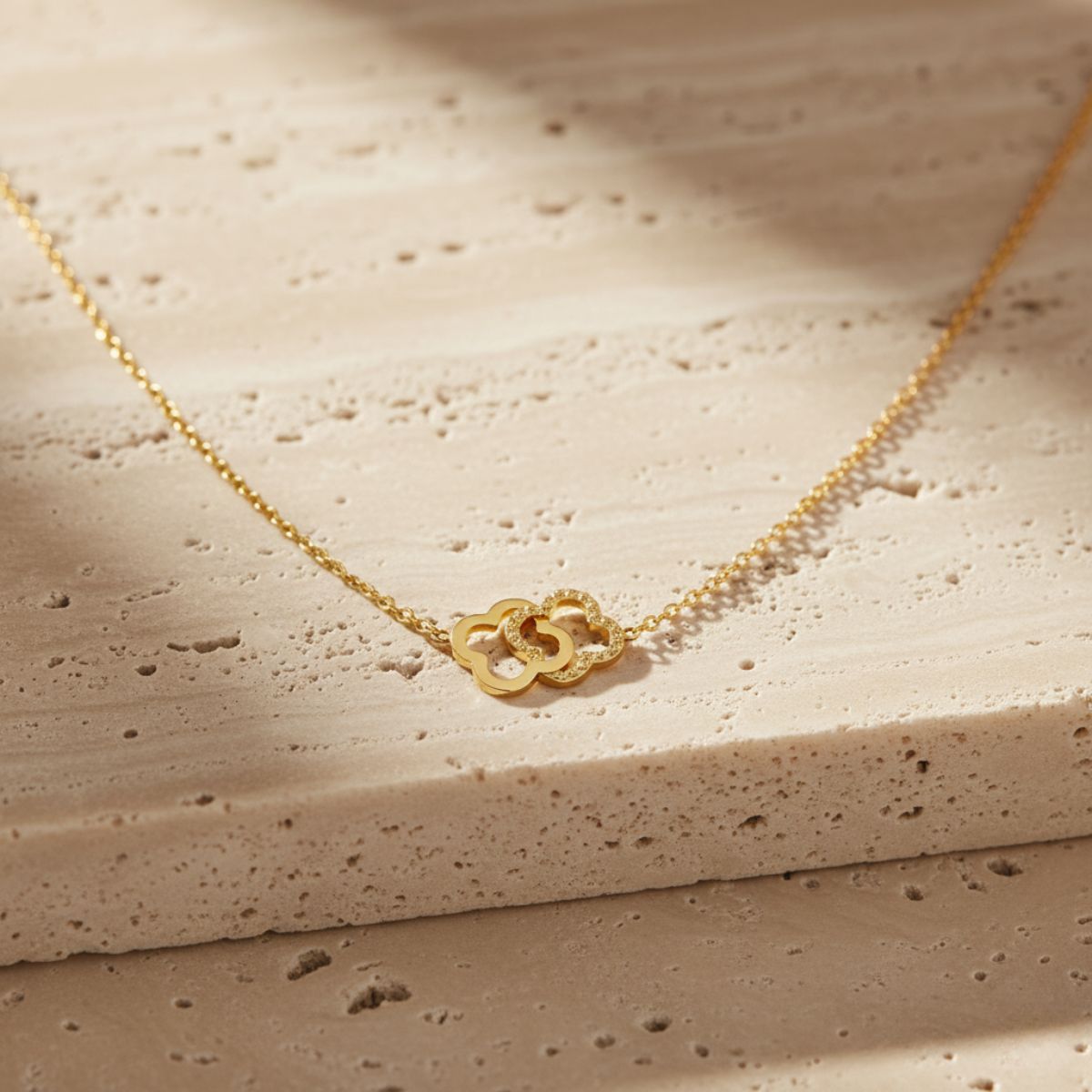 Adjustable Gold Necklace with Intertwined Clover Design - Hypoallergenic & Waterproof