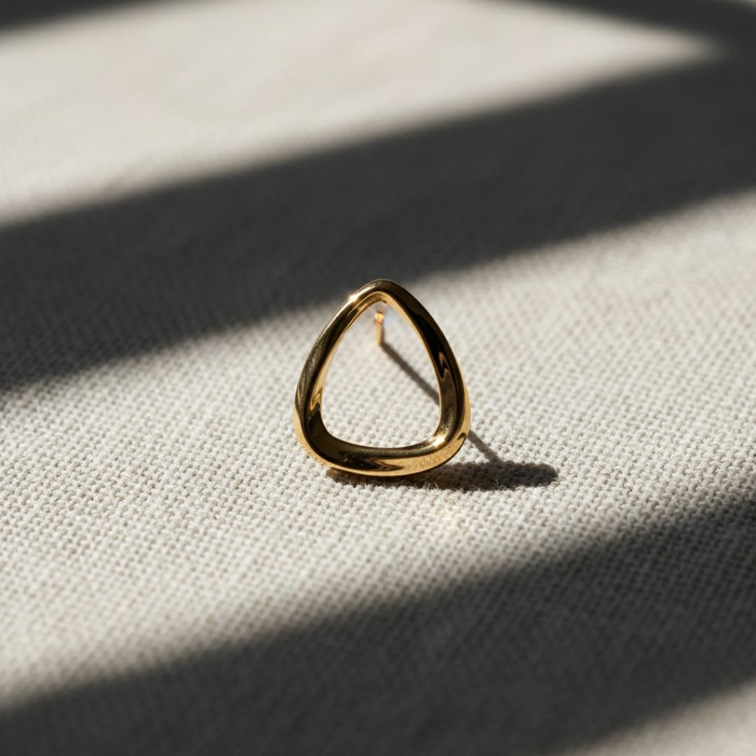 Elegant Triangle Gold Earrings for a Chic Look