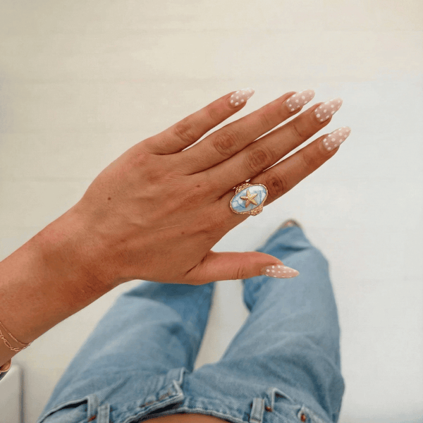 Anillo Declarativo Ovalado de Concha de Esmalte Estrella de Mar Oceánica