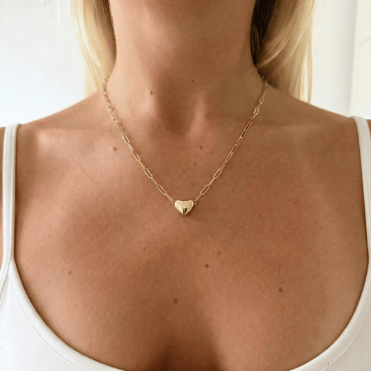 Collar con Colgante de Corazón – Cadena Dainty de Clips de Papel