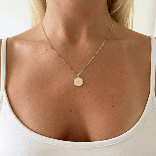 Collar Cruz Minimalista