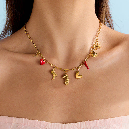 Collar de Encanto de Vacaciones en el Océano – Estrella de Mar, Concha, Chile, Caballito de Mar y Colgante de Corazón con Cadena de Clip de Papel