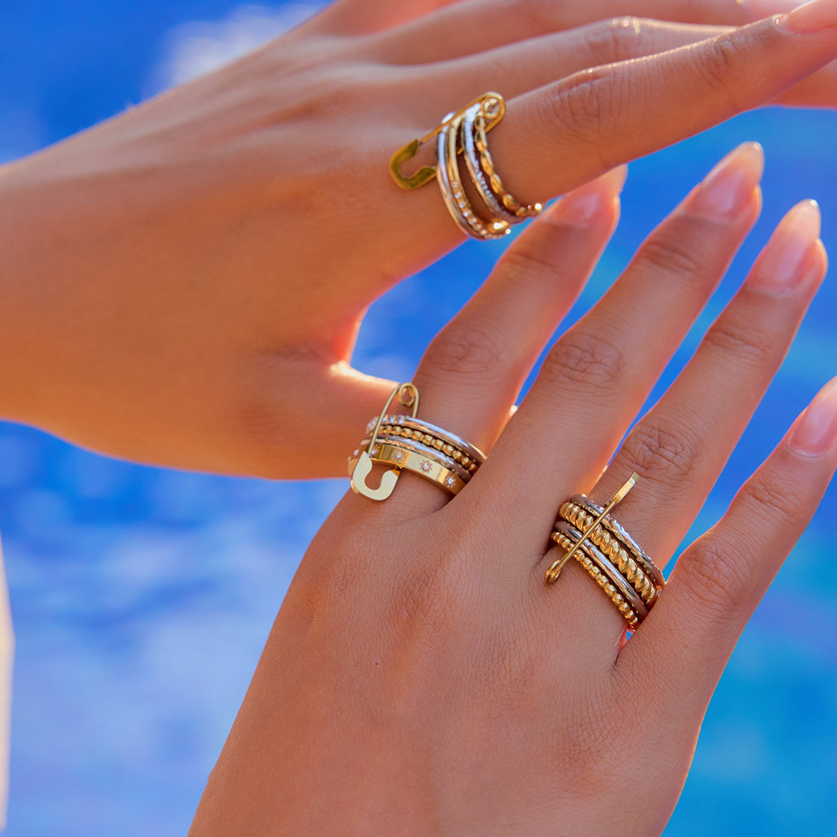 Anillos Clásicos de Oro y Plata con Diseño de Clip de Papel Multicapa