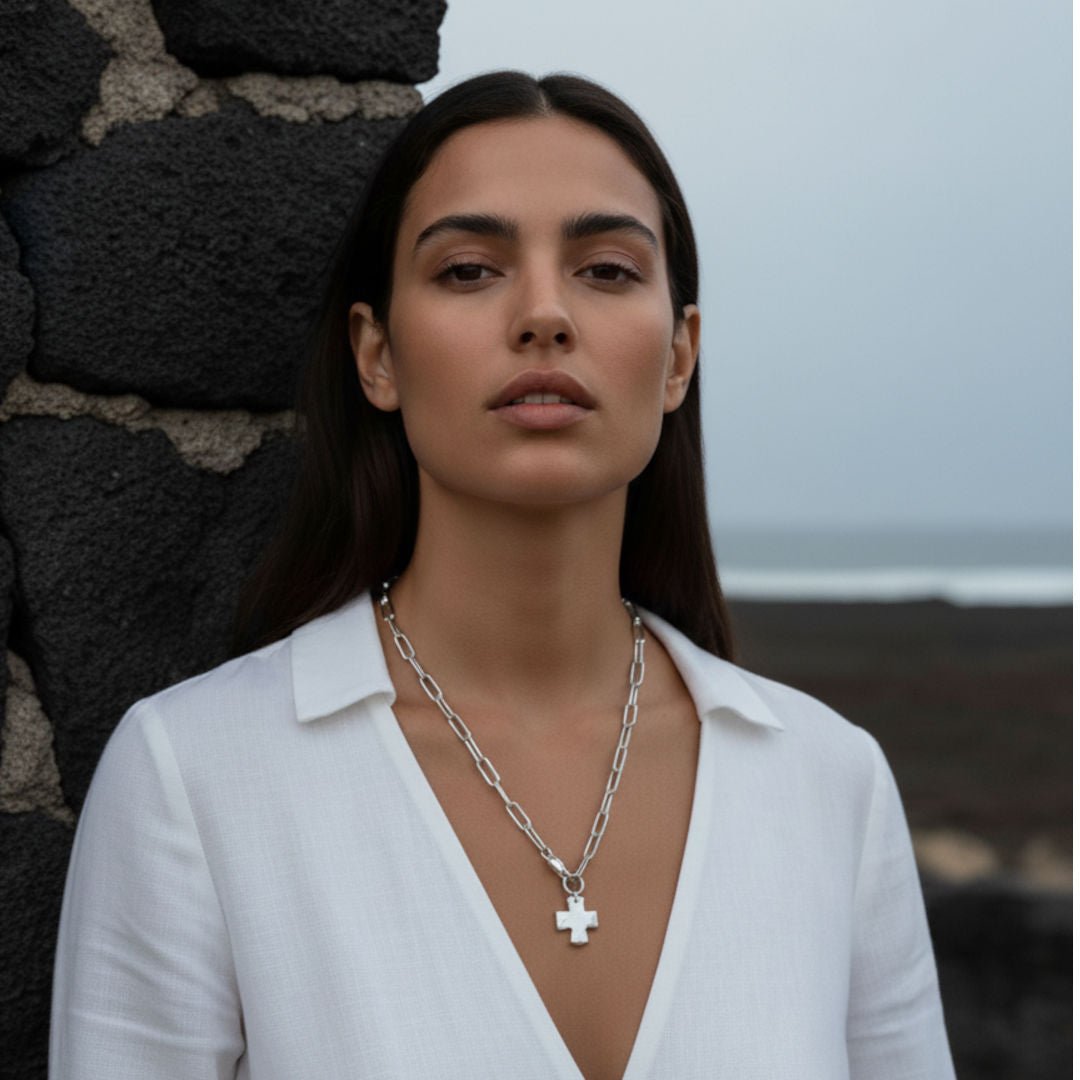 Elegant Chunky Cross Chain Necklace - Durable Brass with Gold/Silver Coating, Hypoallergenic, Waterproof