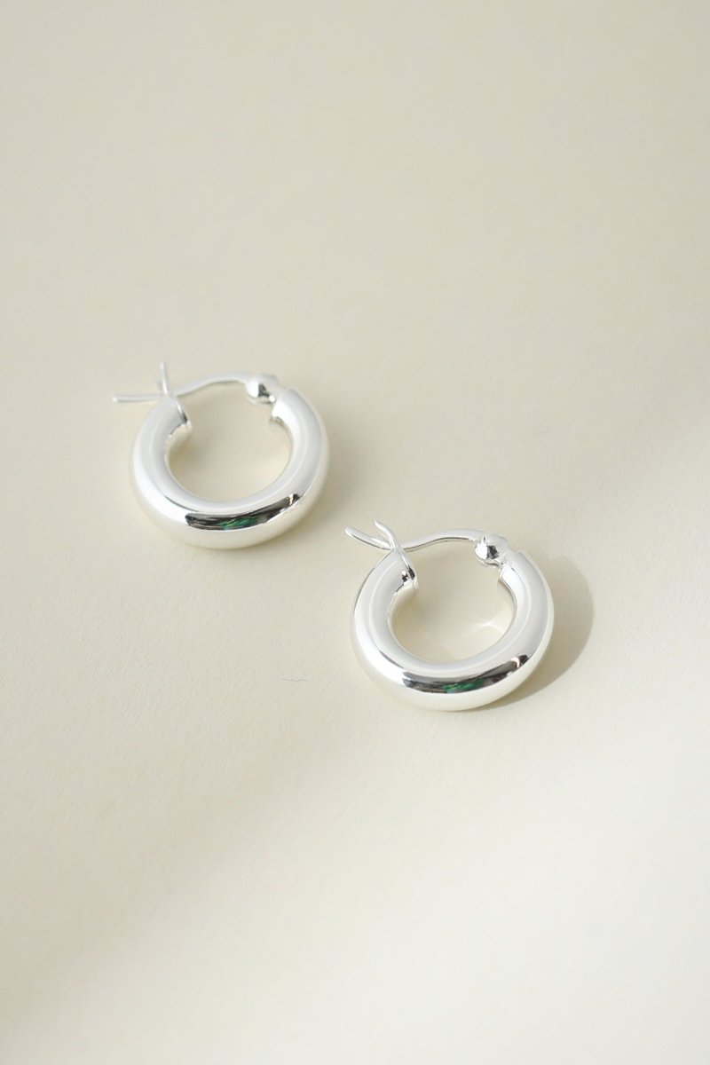 Elegant Gold Filled Small Hoop Earrings for Women - Lightweight & Durable