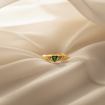 Emerald Juna Heart Ring - Gold with Vibrant Emerald Cubic Zirconia