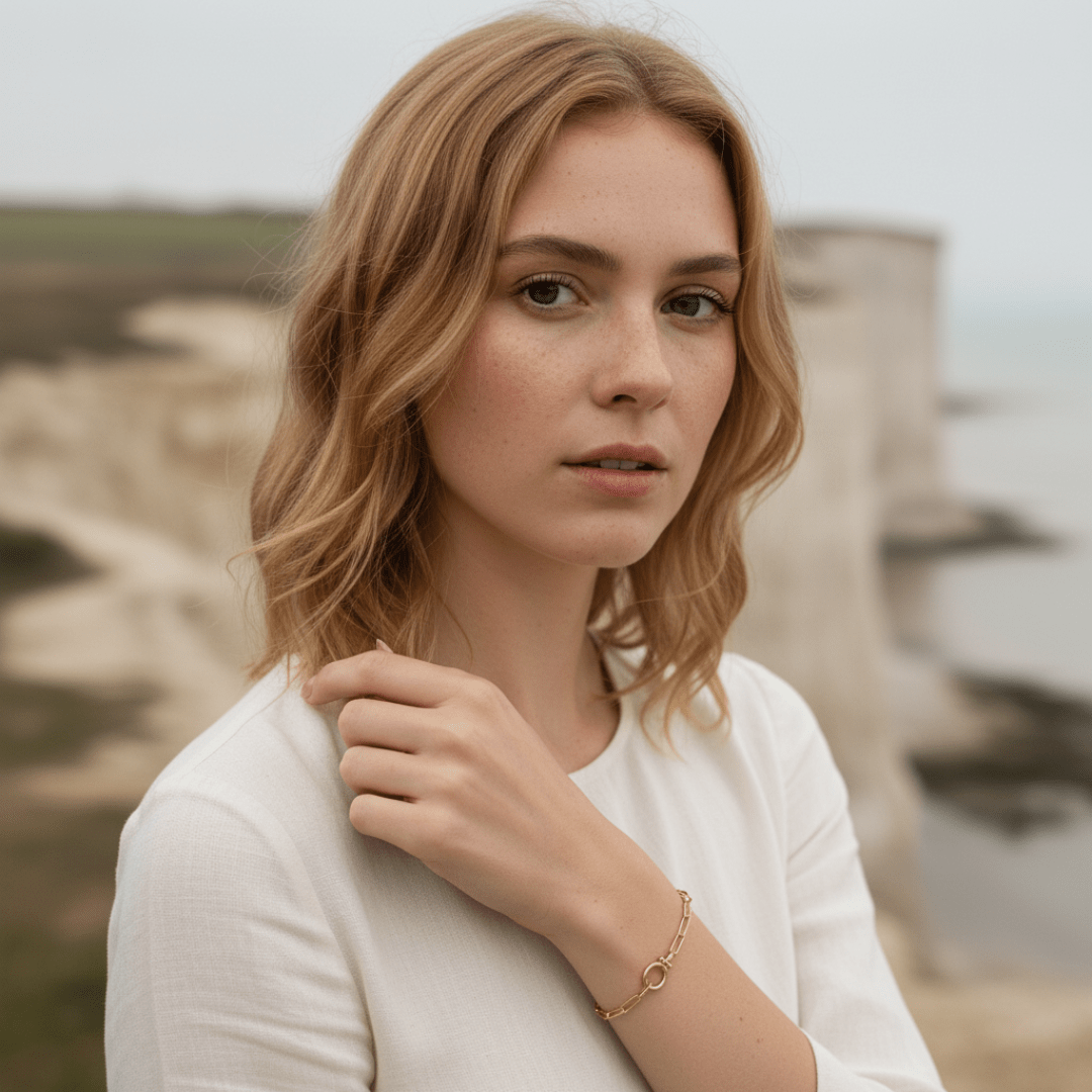 Mint Paperclip Bracelet - Modern Adjustable Accessory for Versatile Styling