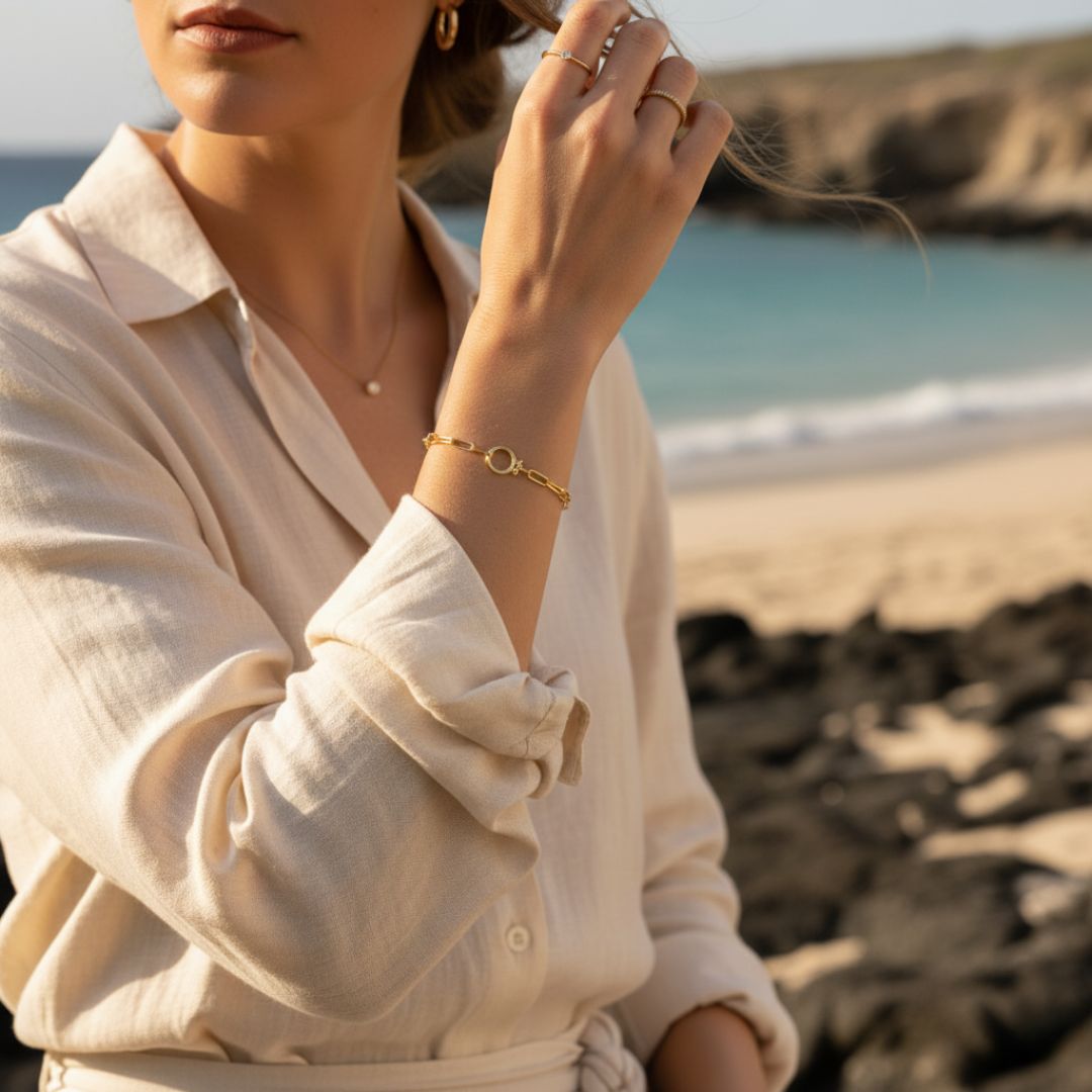 Mint Paperclip Bracelet - Modern Adjustable Accessory for Versatile Styling