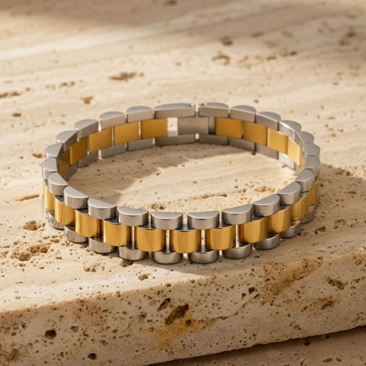 Nora - Gold Bracelet with Wide Link Design for Fashion-Forward Style