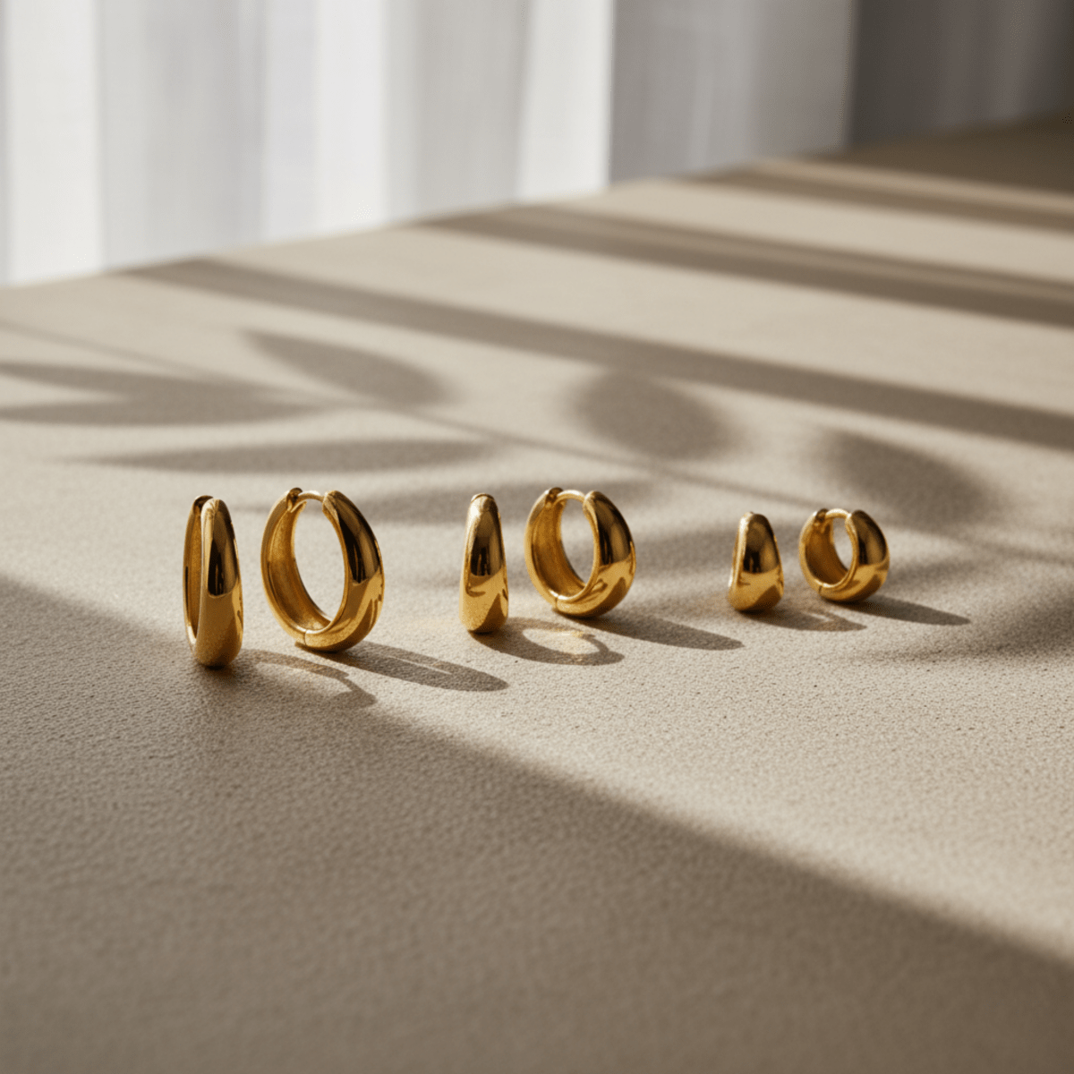 Flow Tapered Gold Hoop Earrings Set