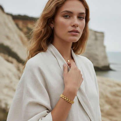 Trendy Gold Wide Link Bracelet - Stylish Statement Accessory for Fashion Enthusiasts